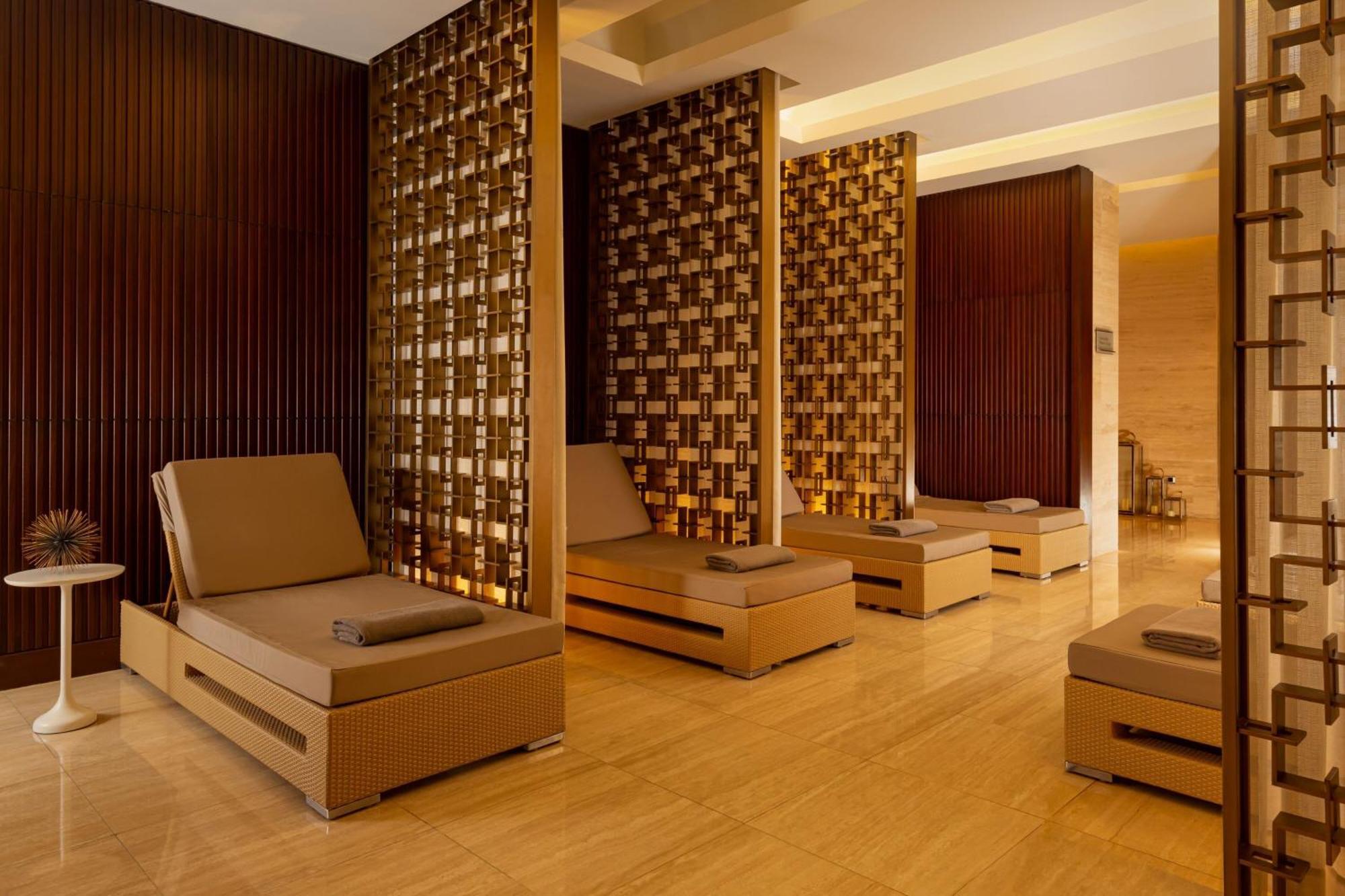 Baku Marriott Hotel Boulevard Екстериор снимка The spa at The Westin Mumbai