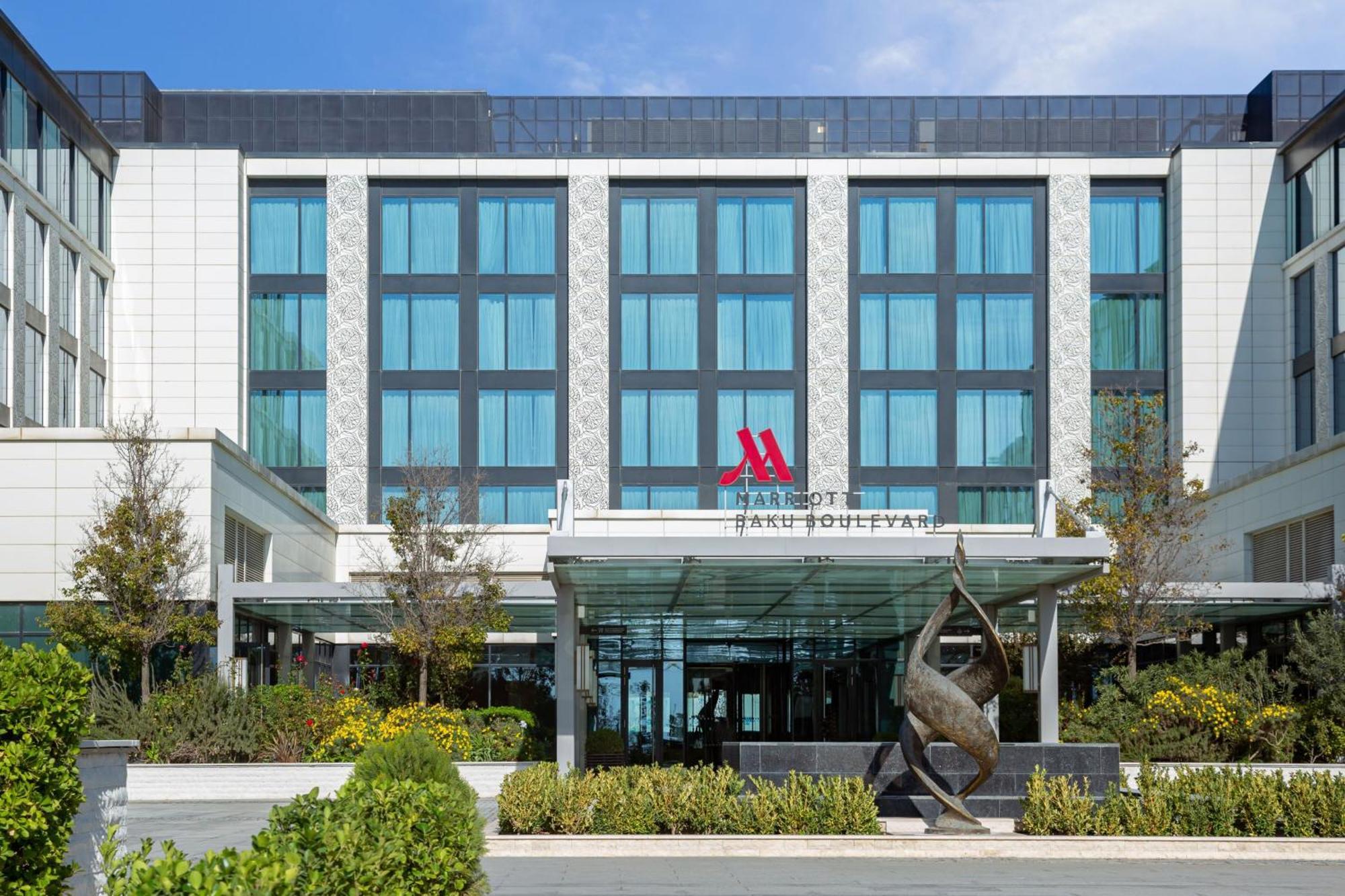 Baku Marriott Hotel Boulevard Екстериор снимка The hotel in 2019