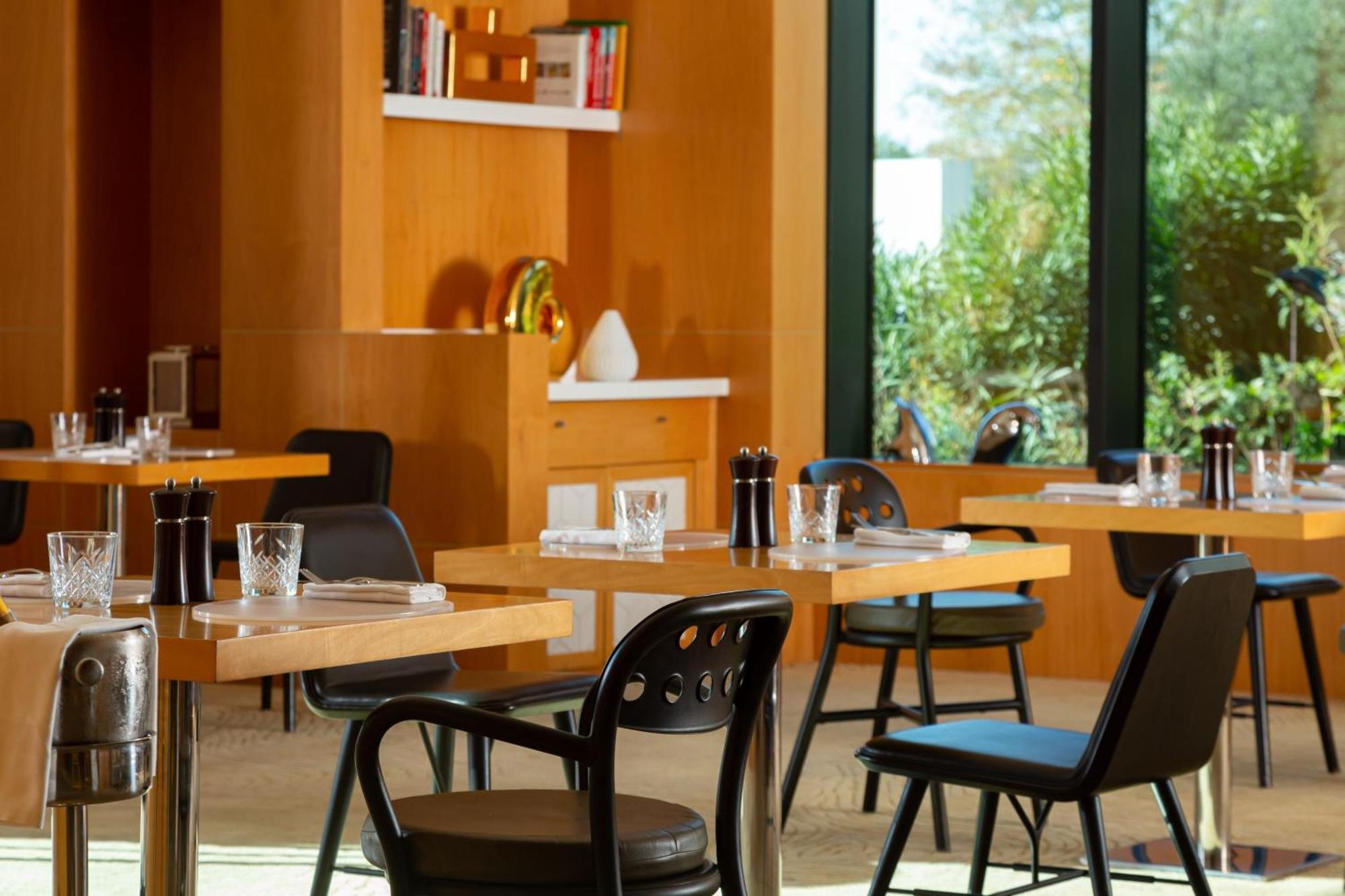 Baku Marriott Hotel Boulevard Екстериор снимка Restaurant