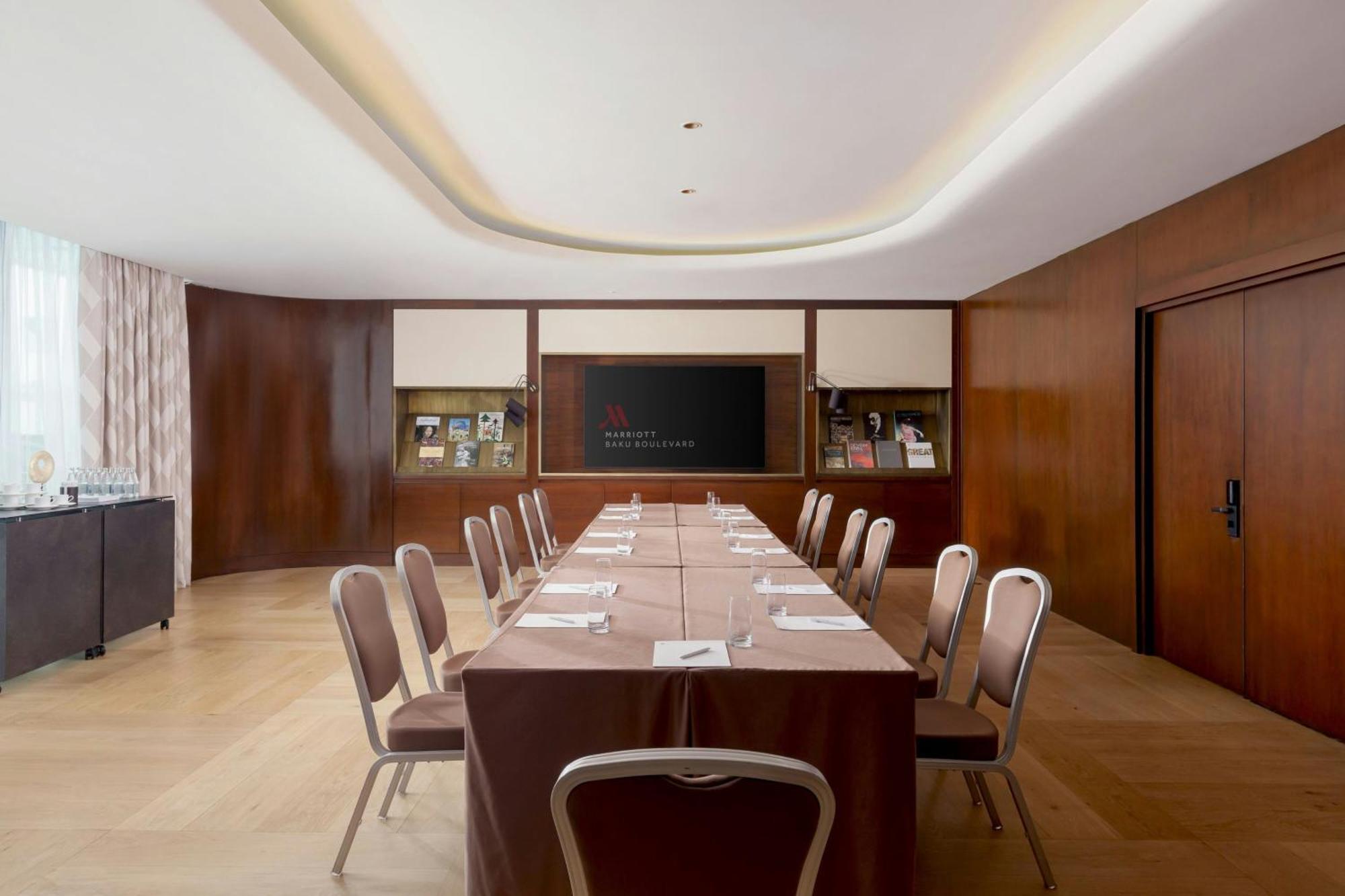 Baku Marriott Hotel Boulevard Екстериор снимка Meeting room